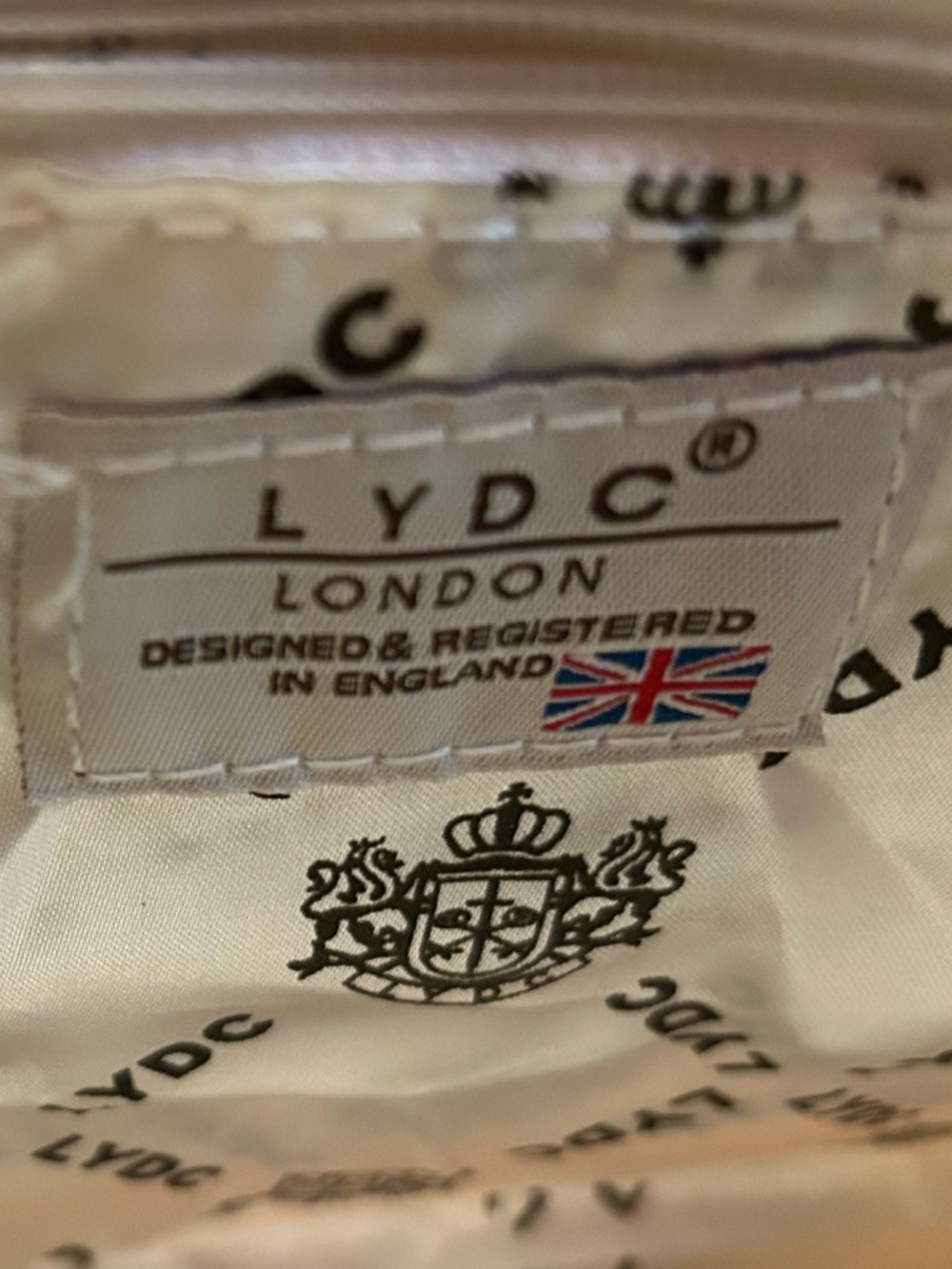 LYDC London Floral Chain Print Coated Canvas Flap Messenger Shoulder Bag NWOT - Picture 2 of 9